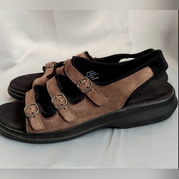 LLBean Sandals, Size 9, Sueded Brown, Slingback Stretch, 3 Buckle Straps, Sturdy - Picture 6 of 8